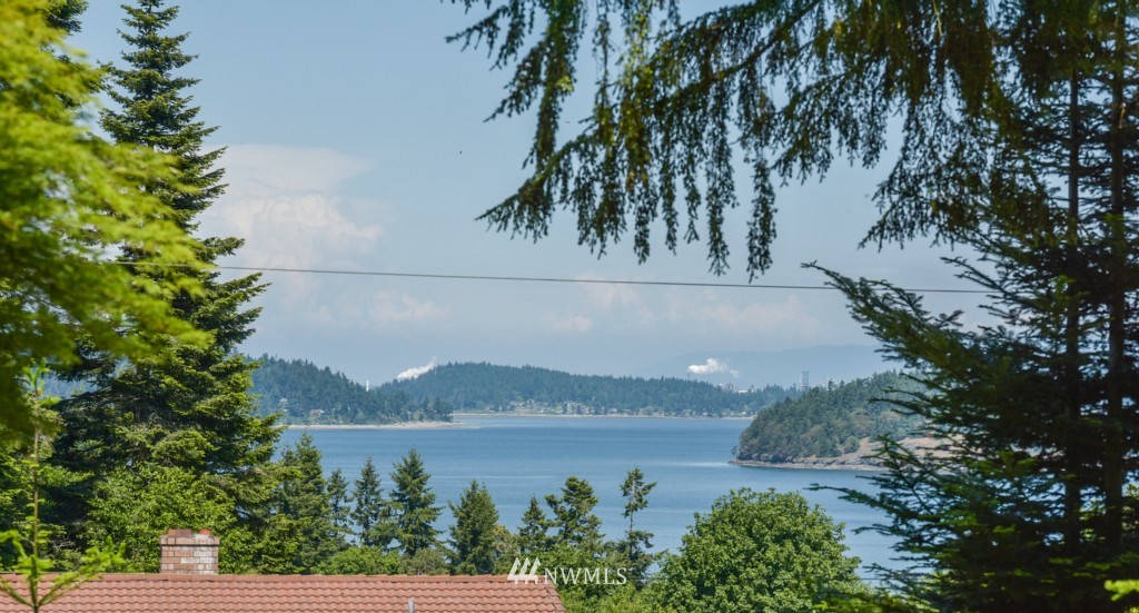 5008 Bakerview Road Oak Harbor, WA 98277 - Photo 2 of 25 Gallery Image 2