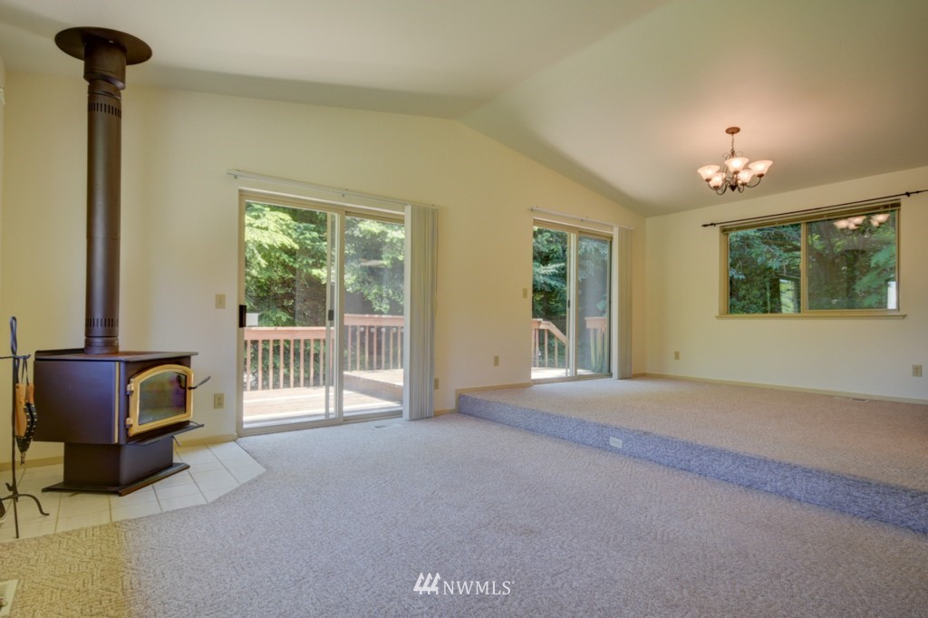 5008 Bakerview Road Oak Harbor, WA 98277 - Photo 3 of 25 Gallery Image 3