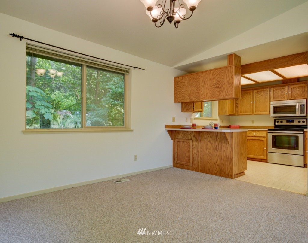 5008 Bakerview Road Oak Harbor, WA 98277 - Photo 4 of 25 Gallery Image 4