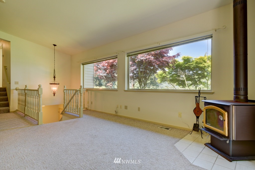5008 Bakerview Road Oak Harbor, WA 98277 - Photo 5 of 25 Gallery Image 5