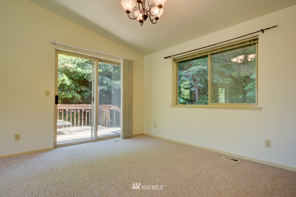 5008 Bakerview Road Oak Harbor, WA 98277 - Photo 8 of 25 Gallery Image 8