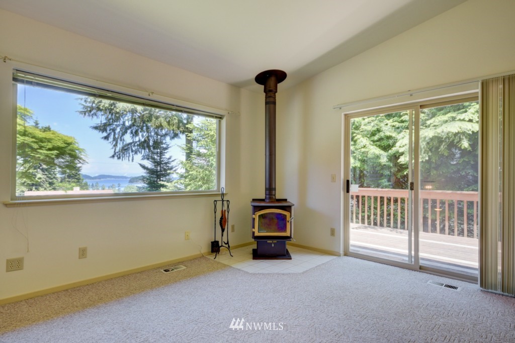 5008 Bakerview Road Oak Harbor, WA 98277 - Photo 9 of 25 Gallery Image 9