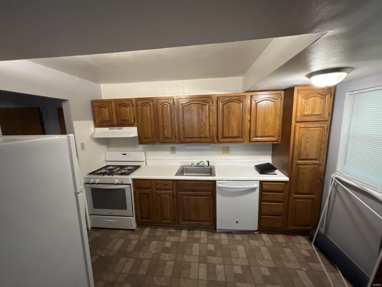 10726 Glen Garry Road St. Louis, MO 63137 - Photo 3 of 10