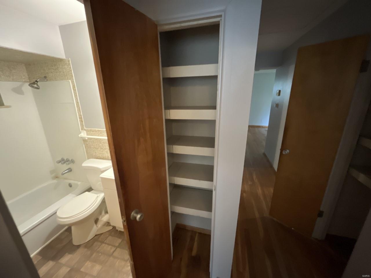 10726 Glen Garry Road St. Louis, MO 63137 - Photo 6 of 10