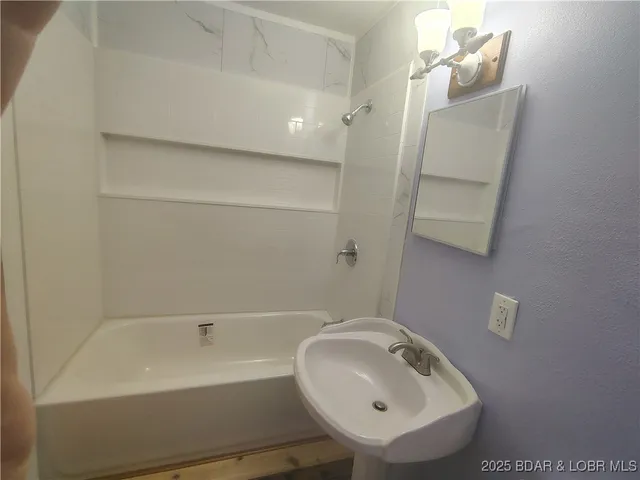 $329,000 | 1105 Lay Avenue, Warsaw, MO 65355