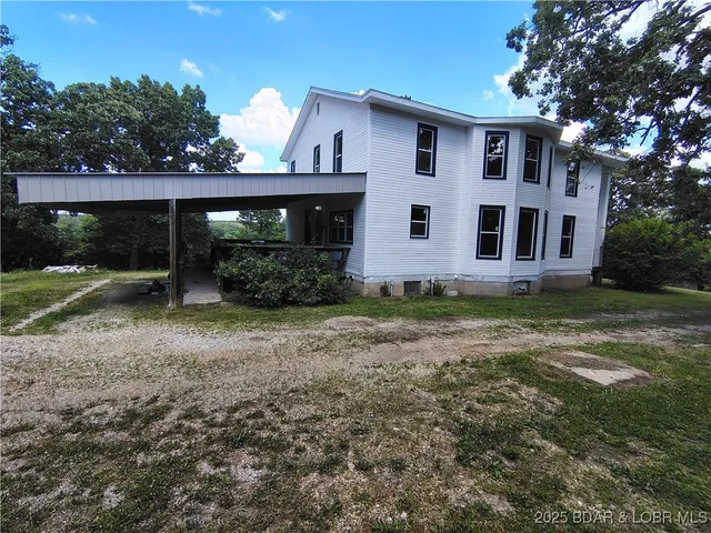 $329,000 | 1105 Lay Avenue, Warsaw, MO 65355