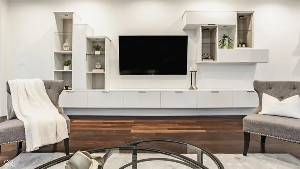 $4,000 | 333 Massachusetts Avenue, Unit 305, Indianapolis, IN 46204