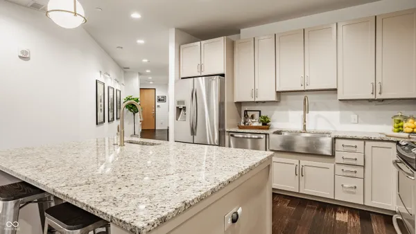 $4,000 | 333 Massachusetts Avenue, Unit 305, Indianapolis, IN 46204