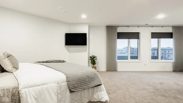 $4,000 | 333 Massachusetts Avenue, Unit 305, Indianapolis, IN 46204