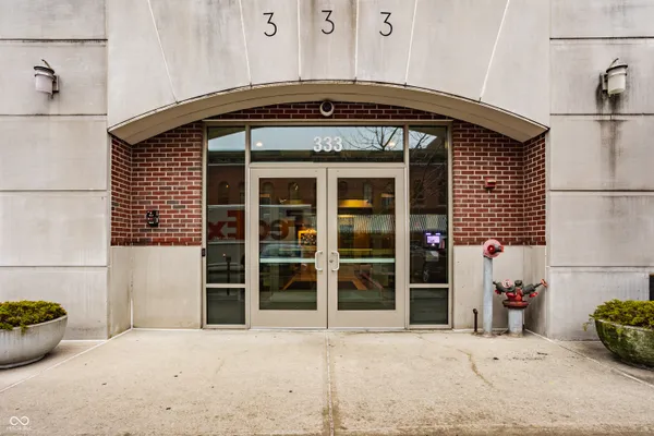 $4,000 | 333 Massachusetts Avenue, Unit 305, Indianapolis, IN 46204