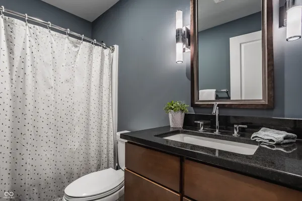 $4,000 | 333 Massachusetts Avenue, Unit 305, Indianapolis, IN 46204