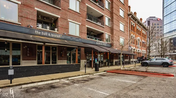 $4,000 | 333 Massachusetts Avenue, Unit 305, Indianapolis, IN 46204