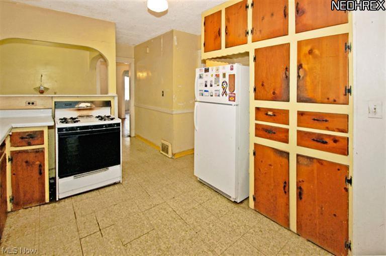 16705 West Park Road Cleveland, OH 44111 - Photo 9 of 25 Gallery Image 9