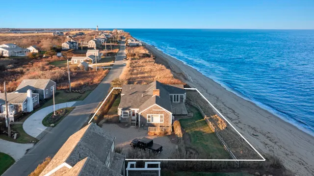 $1,895,000 | 83 Baxter Road, Nantucket, MA 02554
