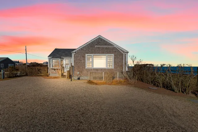$1,895,000 | 83 Baxter Road, Nantucket, MA 02554