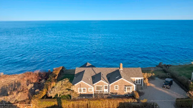 $1,895,000 | 83 Baxter Road, Nantucket, MA 02554