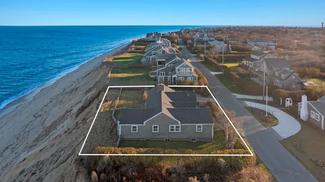 $1,895,000 | 83 Baxter Road, Nantucket, MA 02554