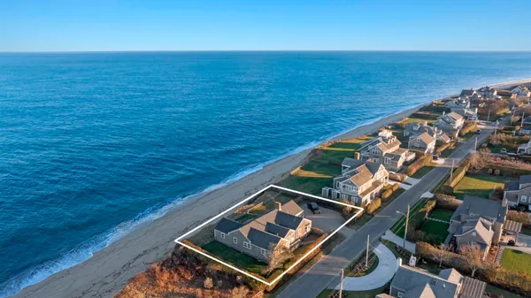 $1,895,000 | 83 Baxter Road, Nantucket, MA 02554