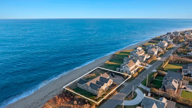 $1,895,000 | 83 Baxter Road, Nantucket, MA 02554