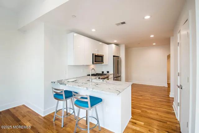 $3,400 | 209 Bond Street, Unit 3, Asbury Park, NJ 07712