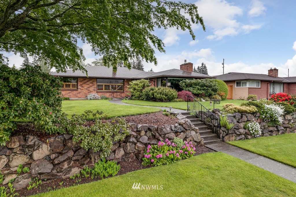 4921 Rucker Avenue Everett, WA 98203 - Photo 2 of 35 Gallery Image 2