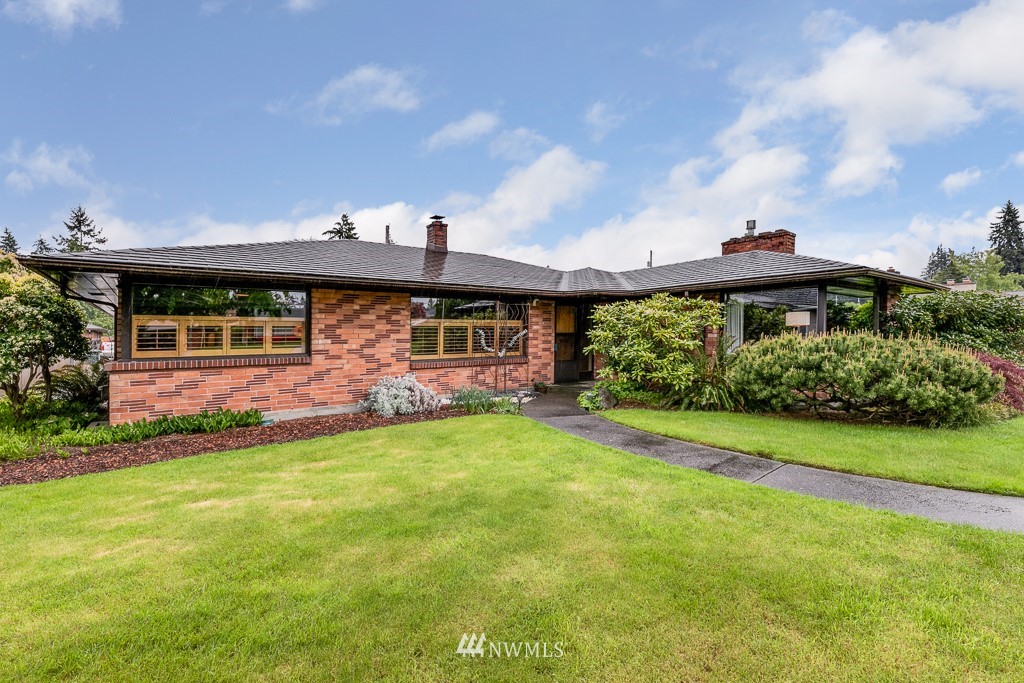 4921 Rucker Avenue Everett, WA 98203 - Photo 3 of 35 Gallery Image 3