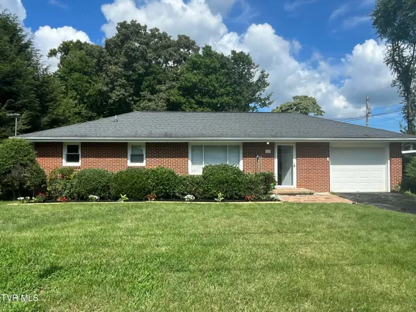 $284,000 | 722 Rose Lane, Mount Carmel, TN 37645