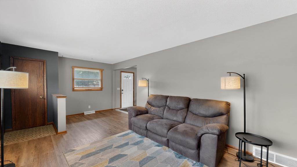 1317 11th Avenue Southeast Rochester, MN 55904 - Photo 4 of 33