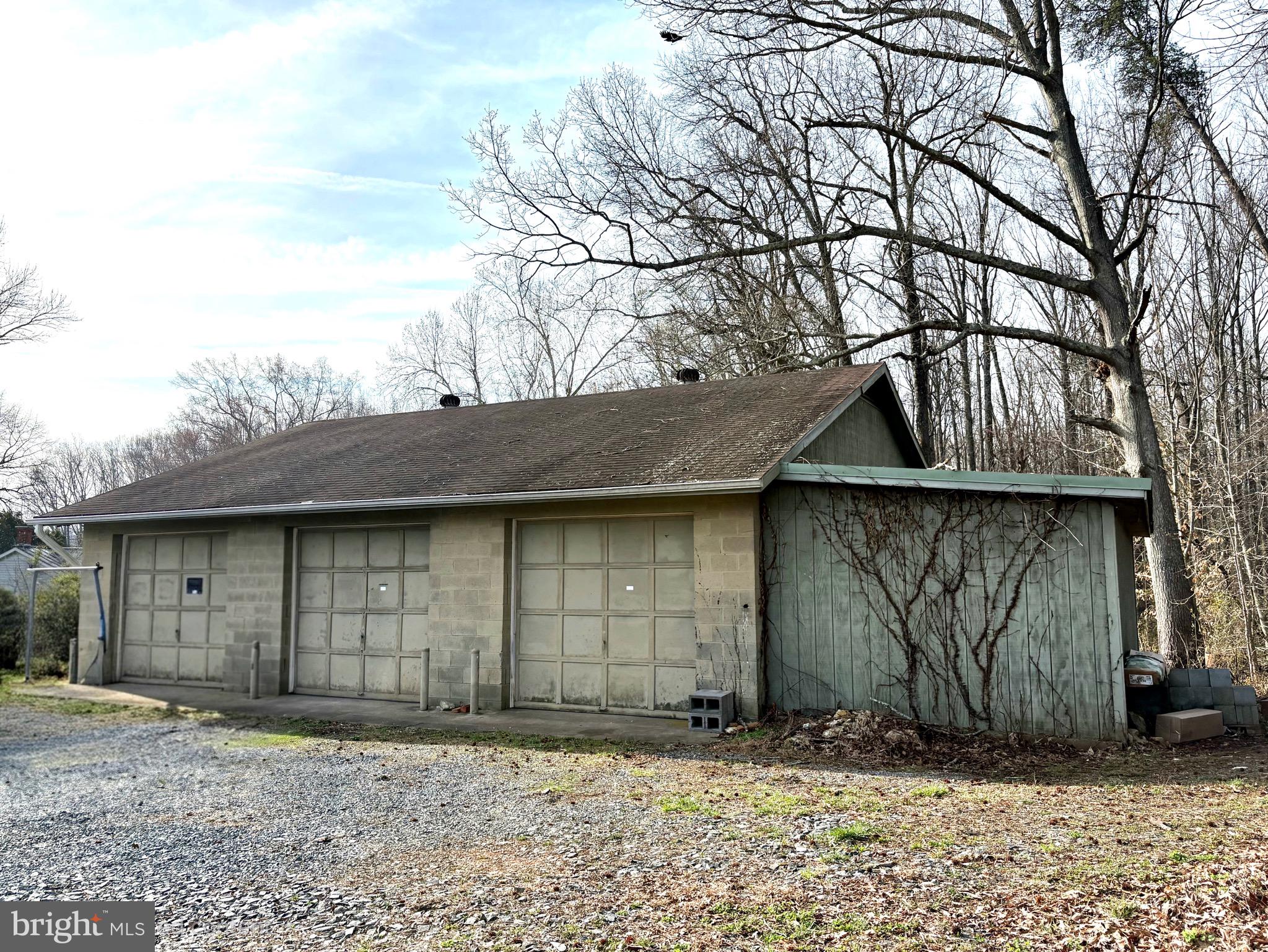 1907 Mountain View Road Stafford, VA 22554 - Photo 4 of 6 a front view of a house