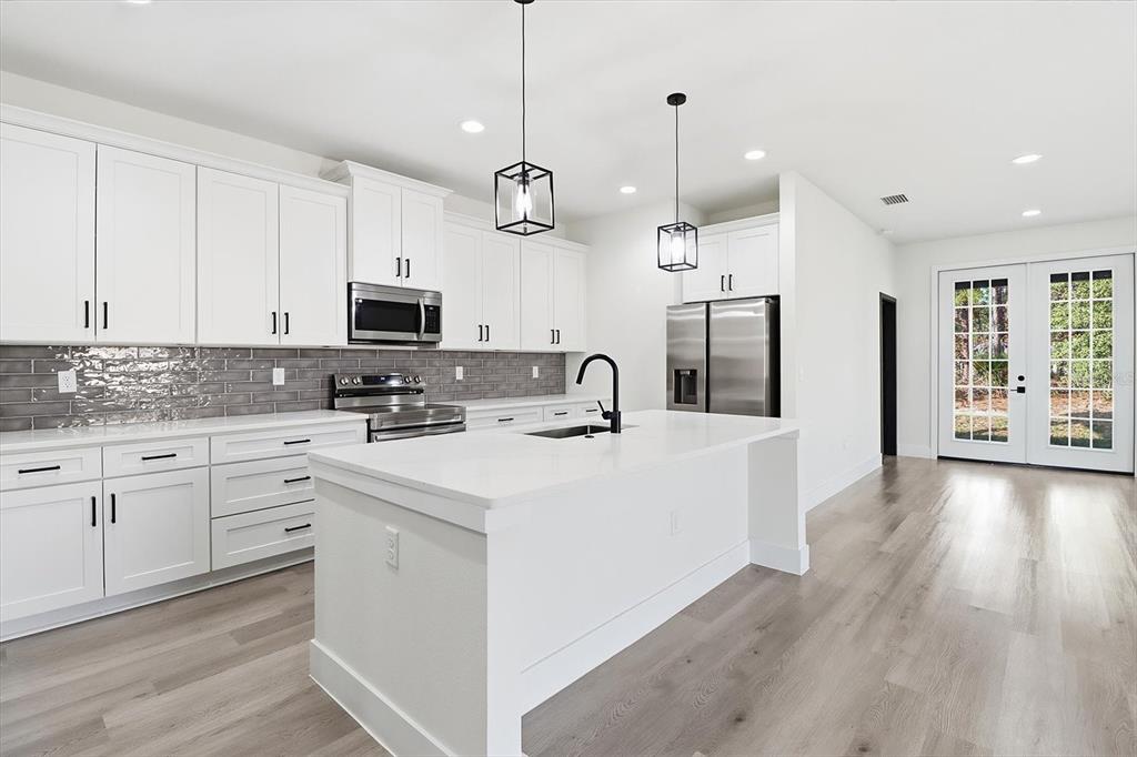 6078 Southwest 150th Lane Road Ocala, FL 34473 - Photo 13 of 38