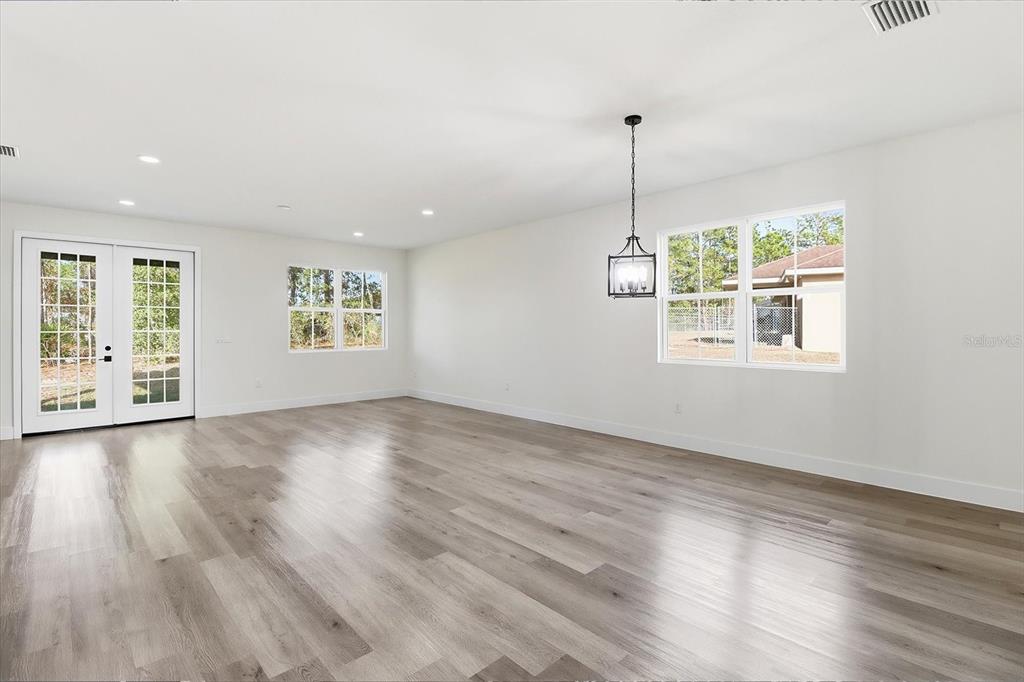 6078 Southwest 150th Lane Road Ocala, FL 34473 - Photo 7 of 38