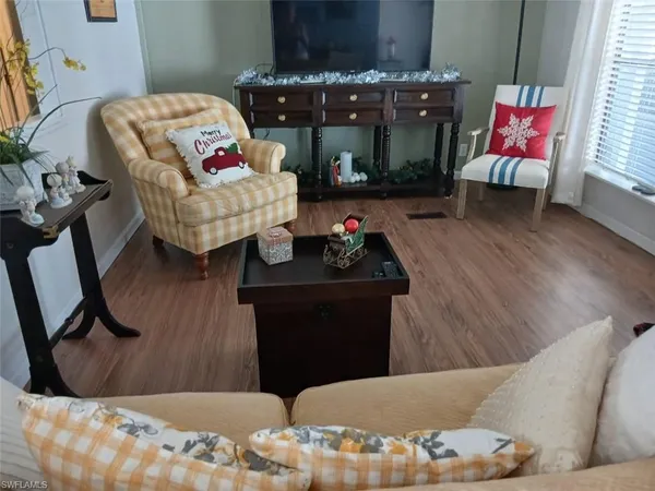 $1,700 | 2105 Cypress Court, Naples, FL 34110