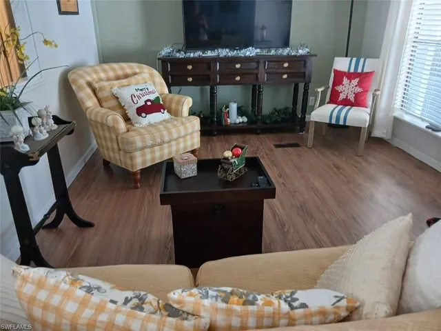 $1,700 | 2105 Cypress Court, Naples, FL 34110