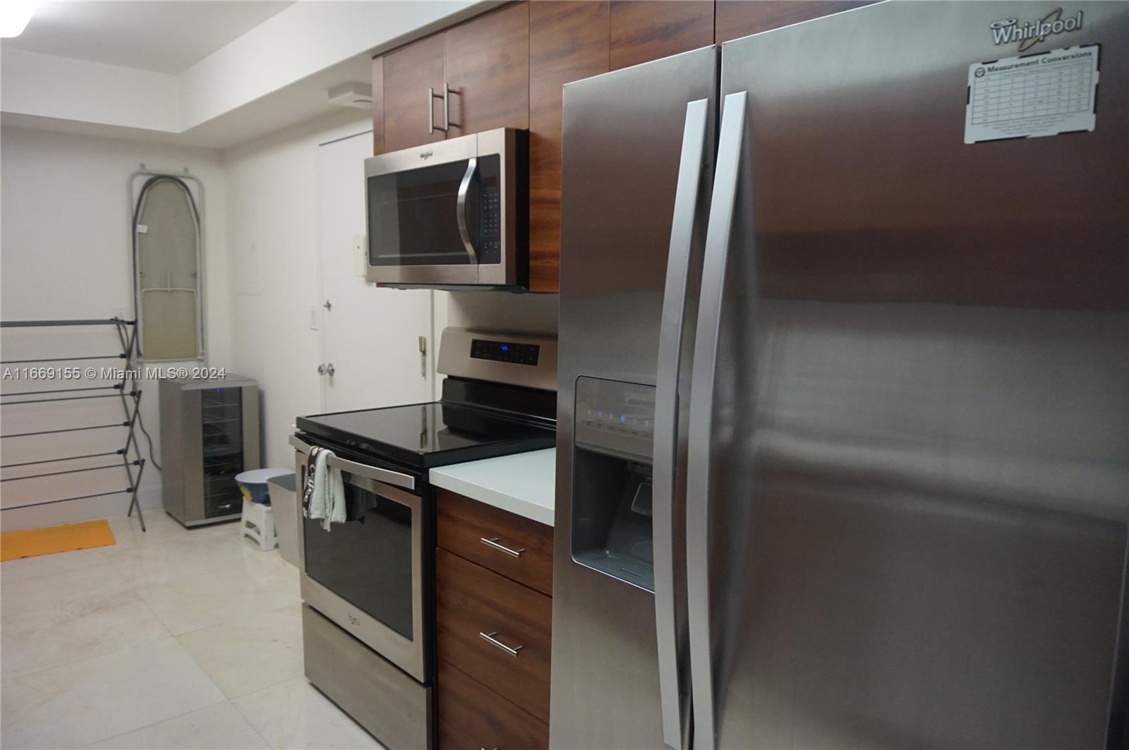 1121 Crandon Boulevard, Unit E1006 Key Biscayne, FL 33149 - Photo 13 of 37