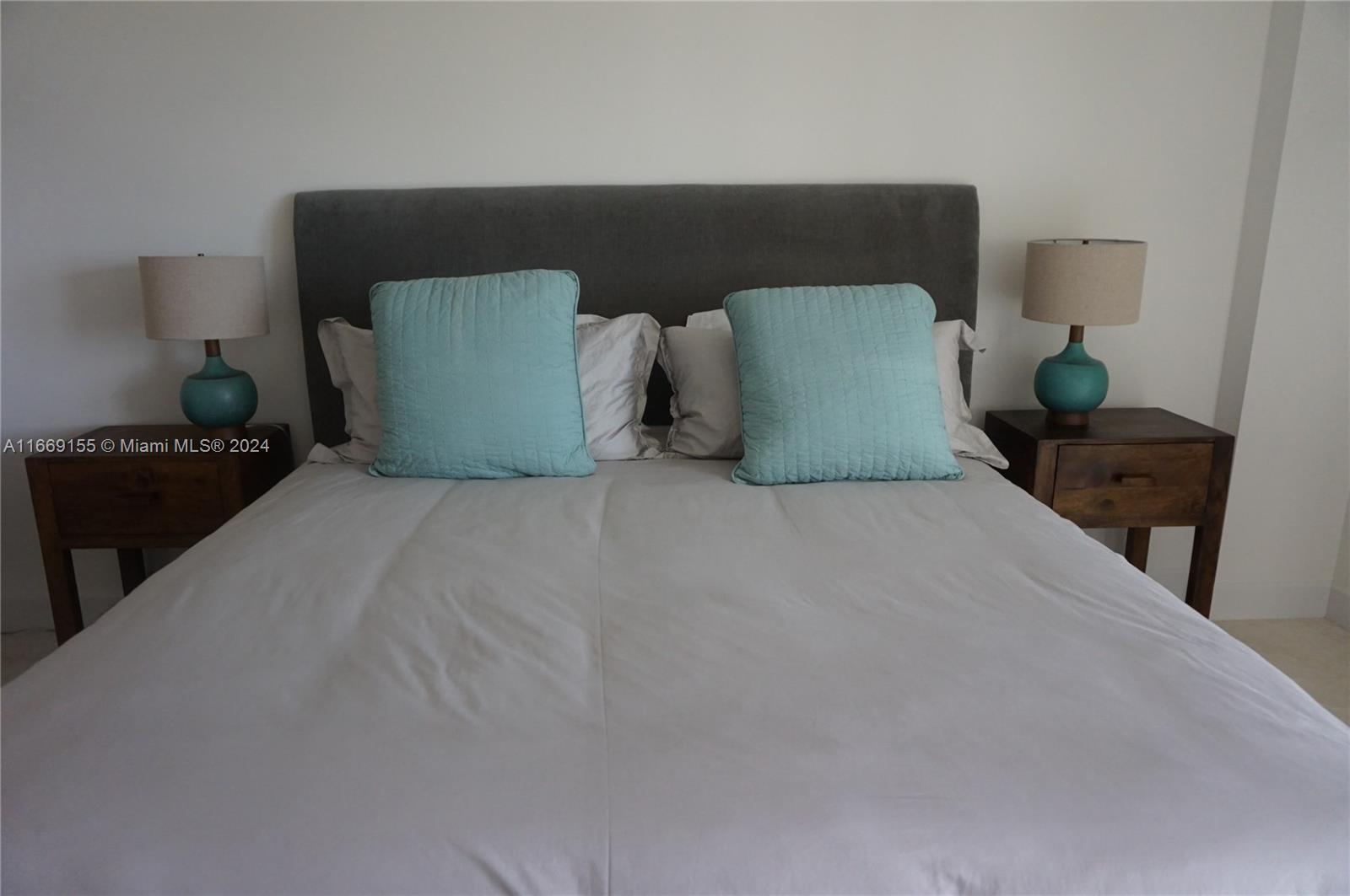 1121 Crandon Boulevard, Unit E1006 Key Biscayne, FL 33149 - Photo 16 of 37