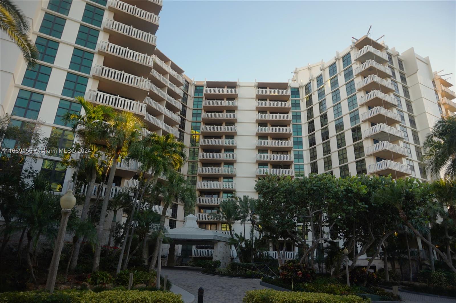 1121 Crandon Boulevard, Unit E1006 Key Biscayne, FL 33149 - Photo 35 of 37 Building