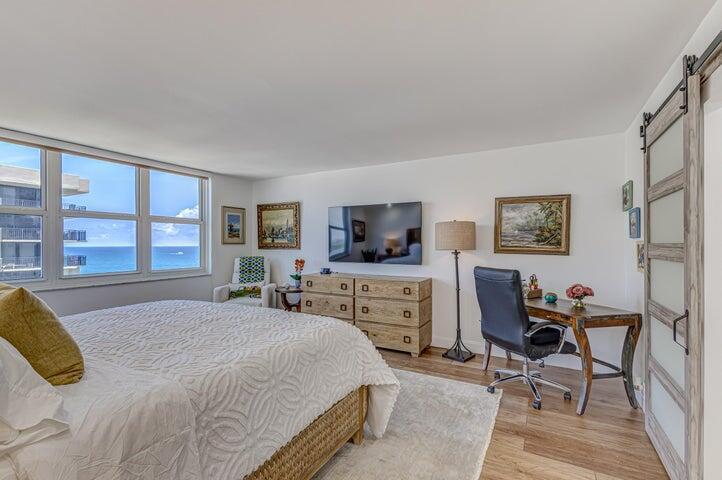 5440 North Ocean Drive, Unit 1502 Singer Island, FL 33404 - Photo 18 of 34 MASTER BED