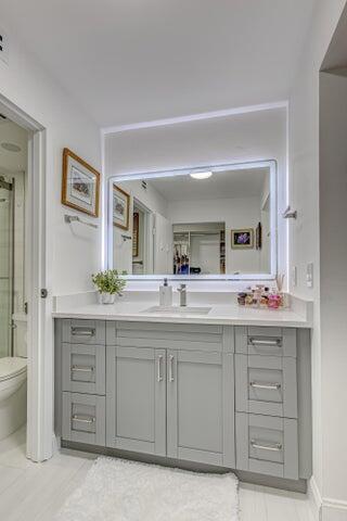 5440 North Ocean Drive, Unit 1502 Singer Island, FL 33404 - Photo 25 of 34 GUEST BATH