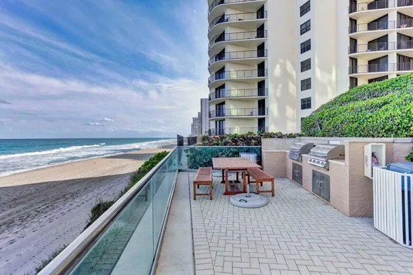 $7,500 | 5440 North Ocean Drive, Unit 1502, Singer Island, FL 33404