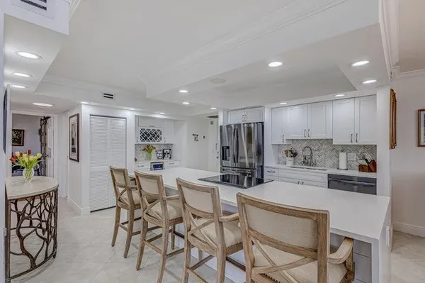 $7,500 | 5440 North Ocean Drive, Unit 1502, Singer Island, FL 33404