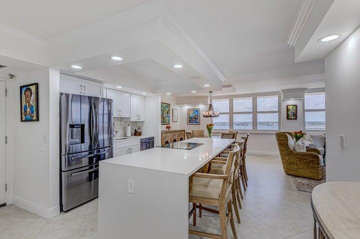 5440 North Ocean Drive, Unit 1502 Singer Island, FL 33404 - Photo 9 of 34 KITCHEN