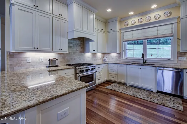 $1,250,000 | 137 East Shore Drive, Rockwood, TN 37854