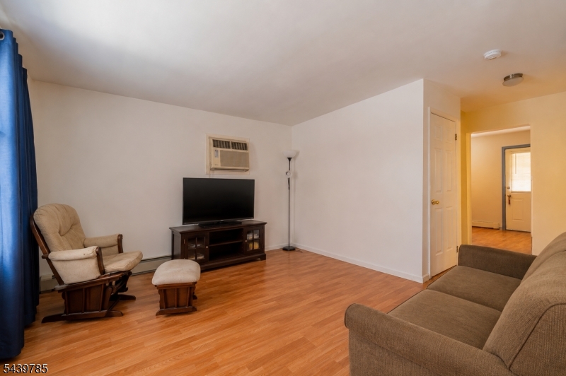 265 Rosa Parks Boulevard Paterson, NJ 07501 - Photo 5 of 31