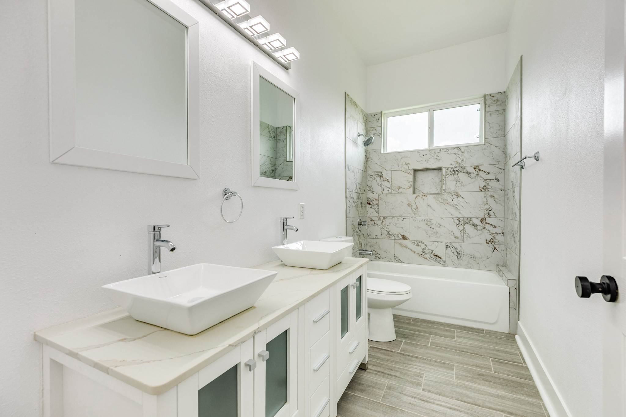 302 Colt Trail Angleton, TX 77515 - Photo 27 of 38