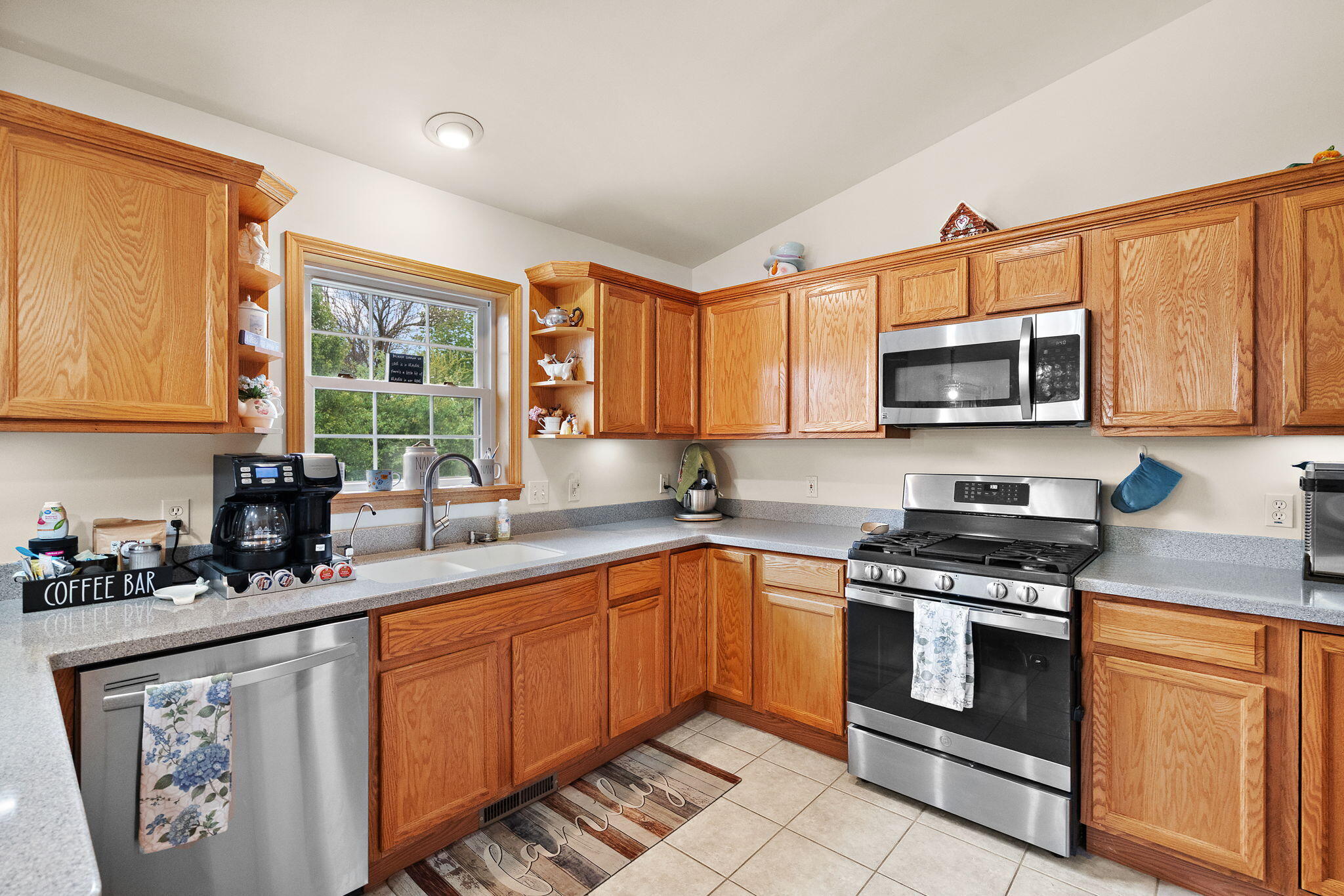8262 Heron Lake Road St. John, IN 46373 - Photo 15 of 51 2048x1365