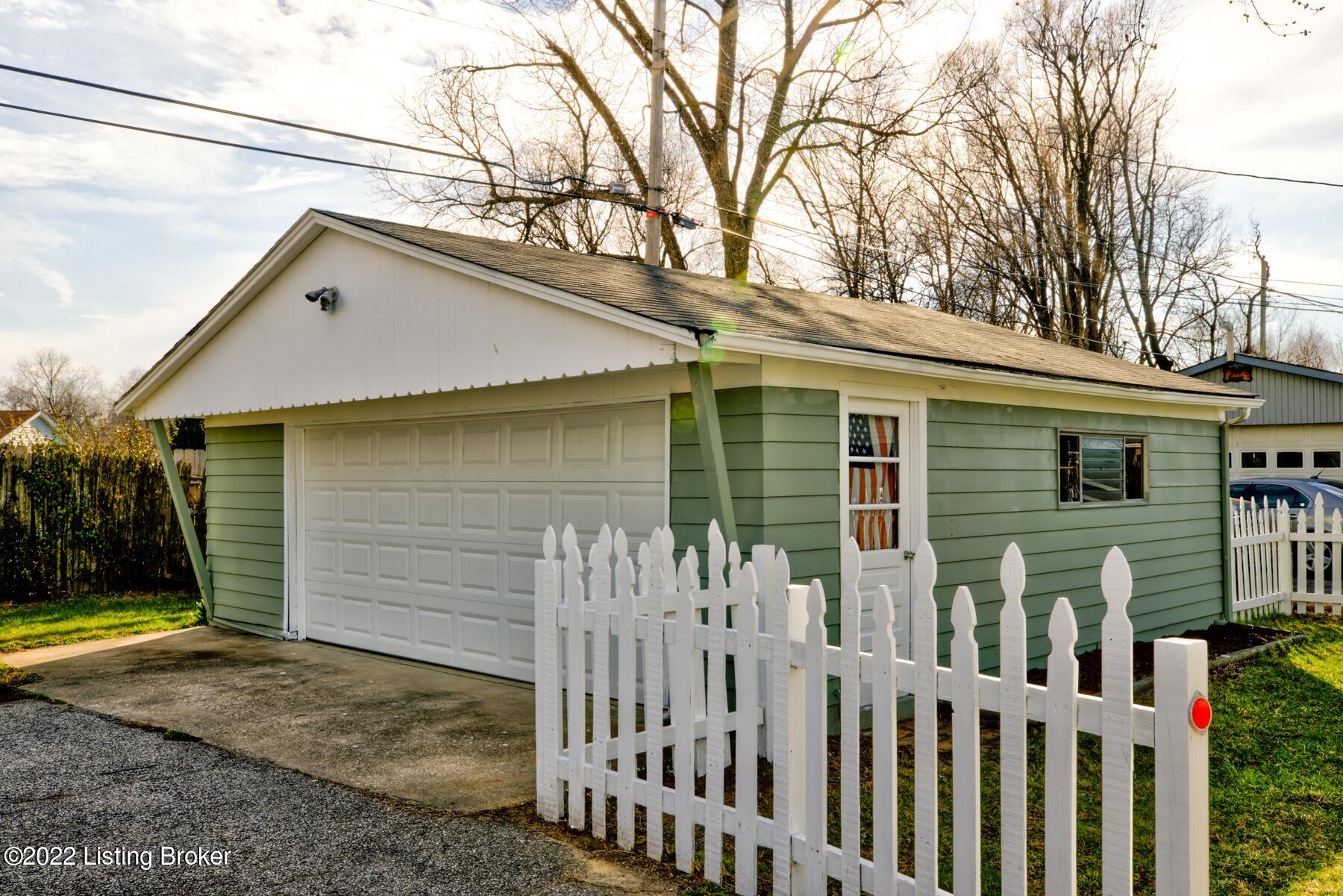 207 Redding Road Louisville, KY 40218 - Photo 30 of 31 Garage