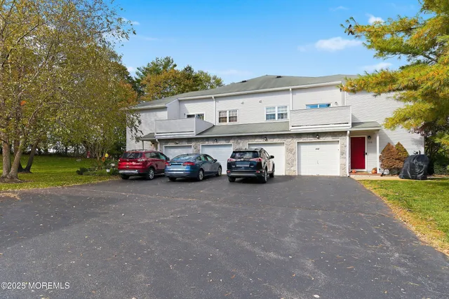 $525,000 | 215 Tennis Court, Wall, NJ 07719