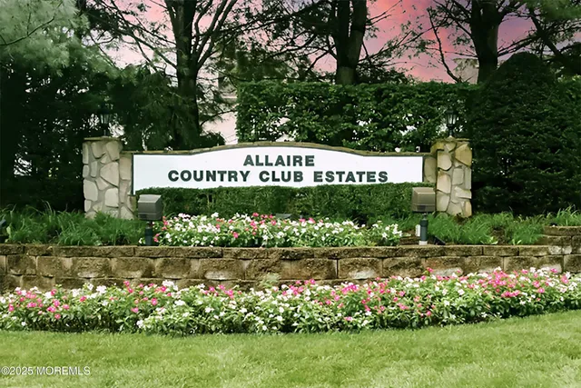 $525,000 | 215 Tennis Court, Wall, NJ 07719