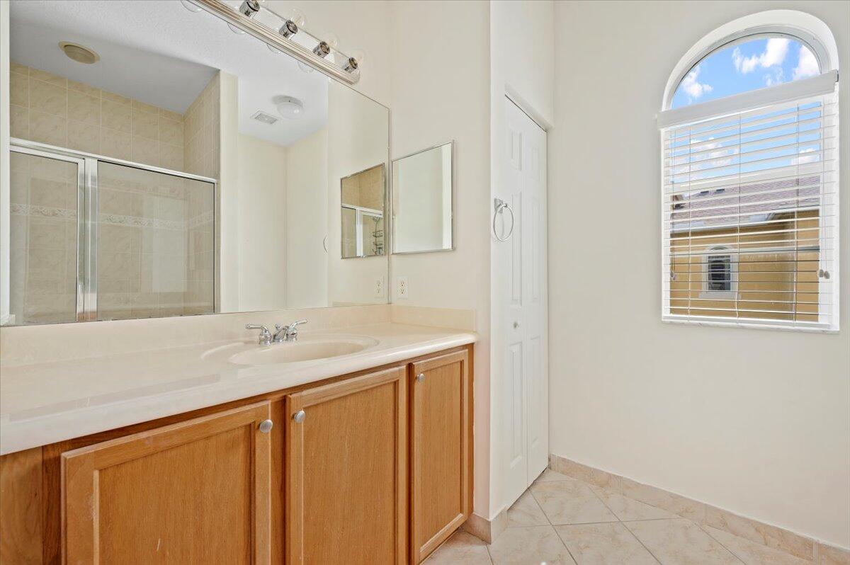 135 Seagrape Drive, Unit 202 Jupiter, FL 33458 - Photo 12 of 25 Primary Bath