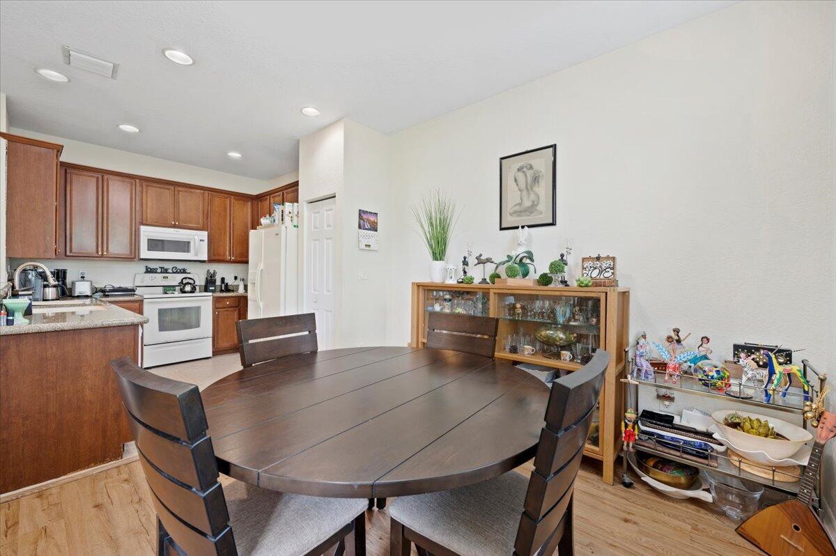 135 Seagrape Drive, Unit 202 Jupiter, FL 33458 - Photo 5 of 25 Dining